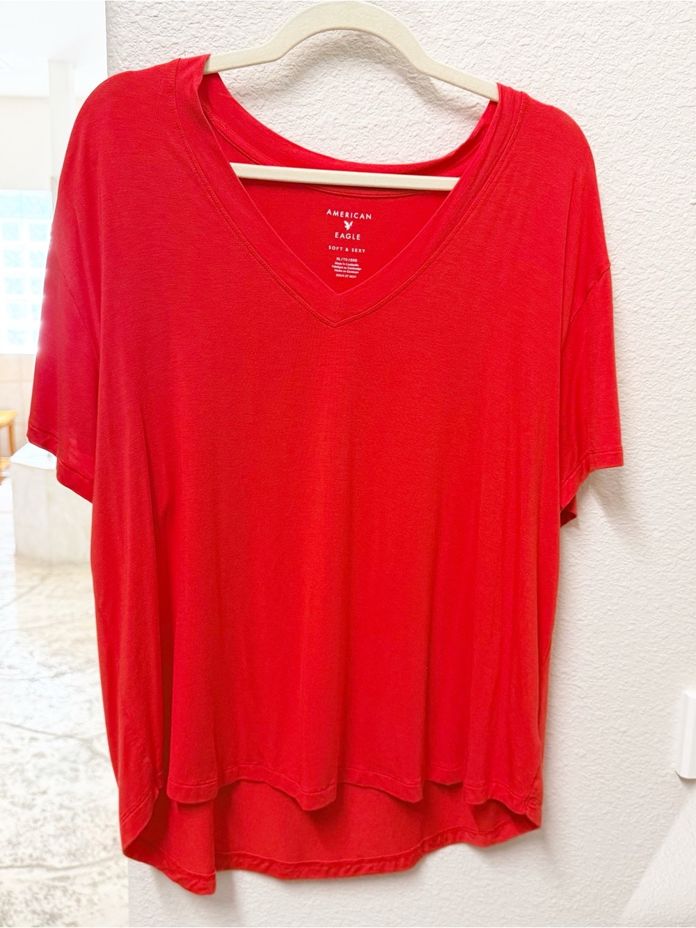 NEW American Eagle Outfitters Soft & Sexy Cherry Tart V-Neck Tee XL